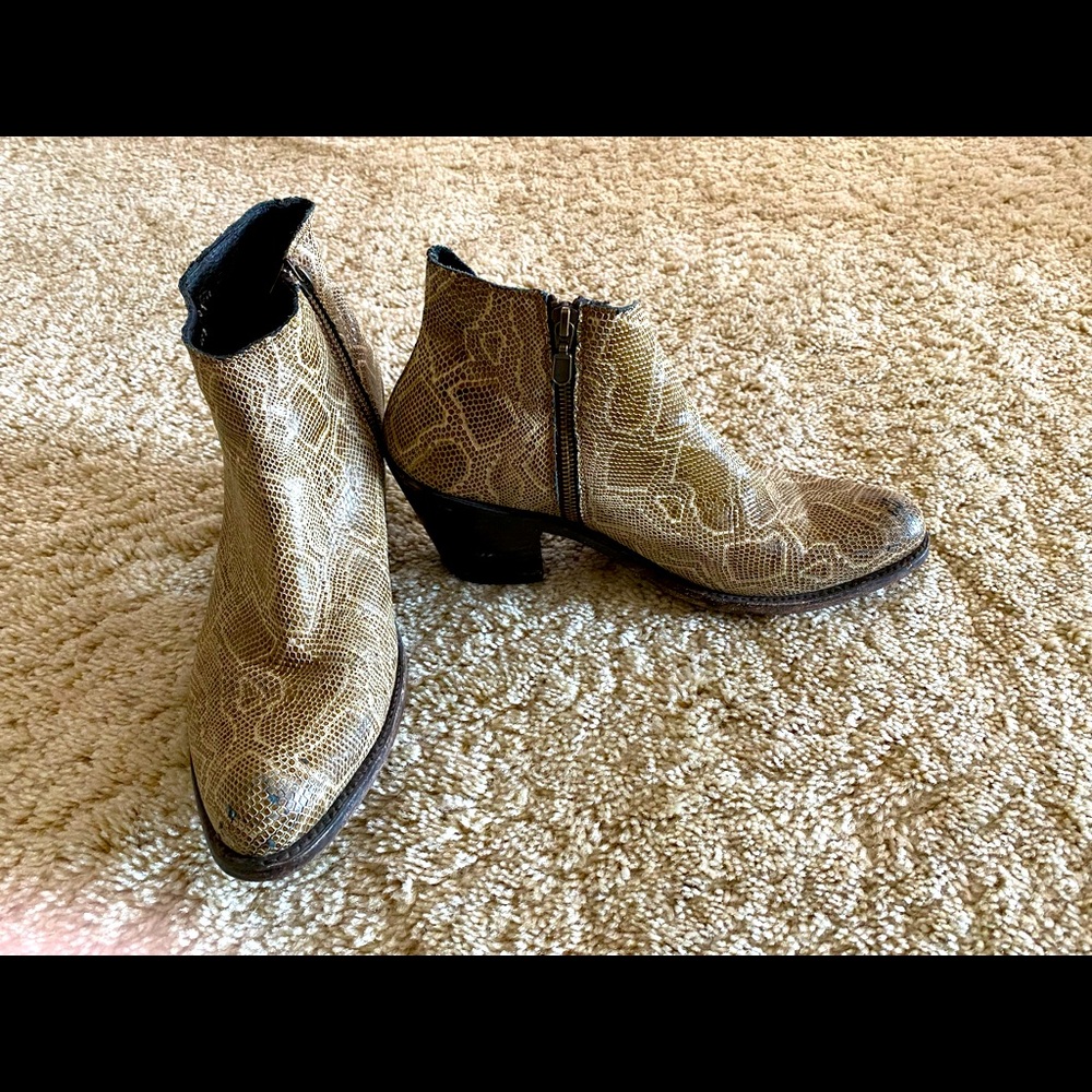 Women’s LIBERTY Black Brenton snake skin booties.